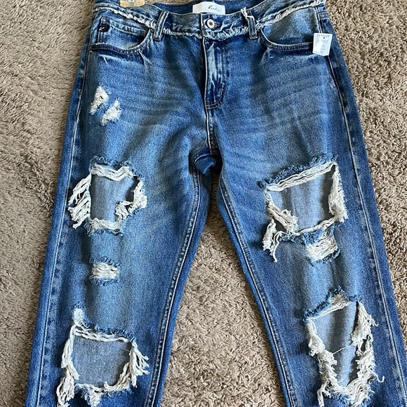 Distressed Cropped Jeans - Picture 2 of 4